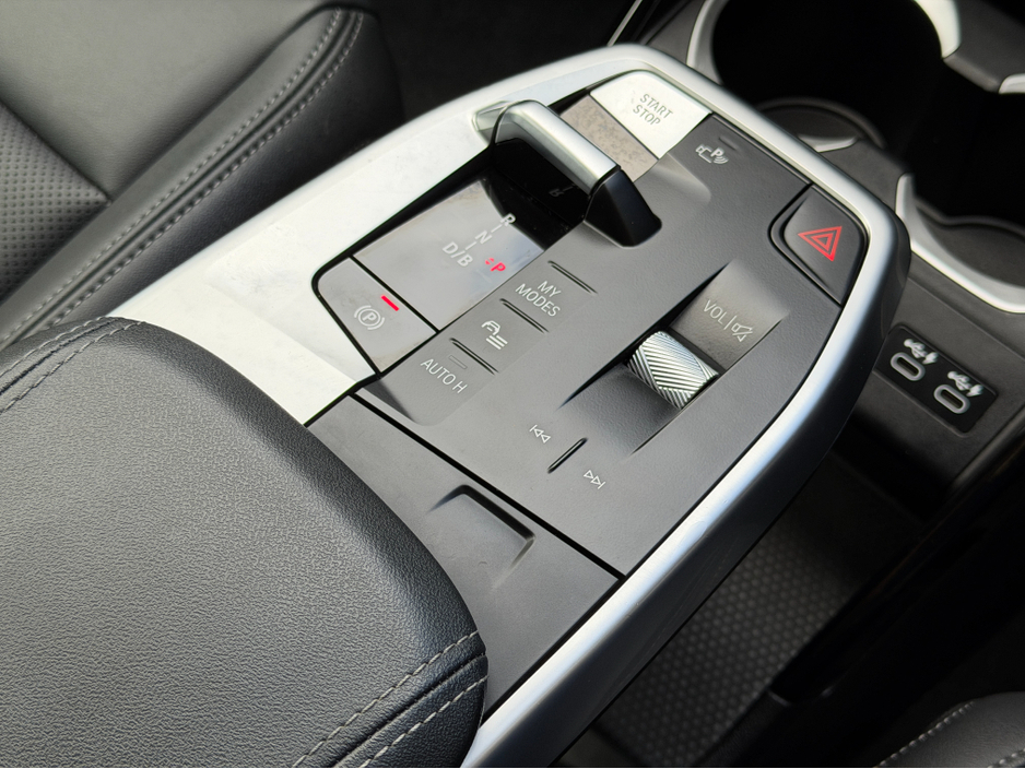 2023 BMW iX1 - image 21