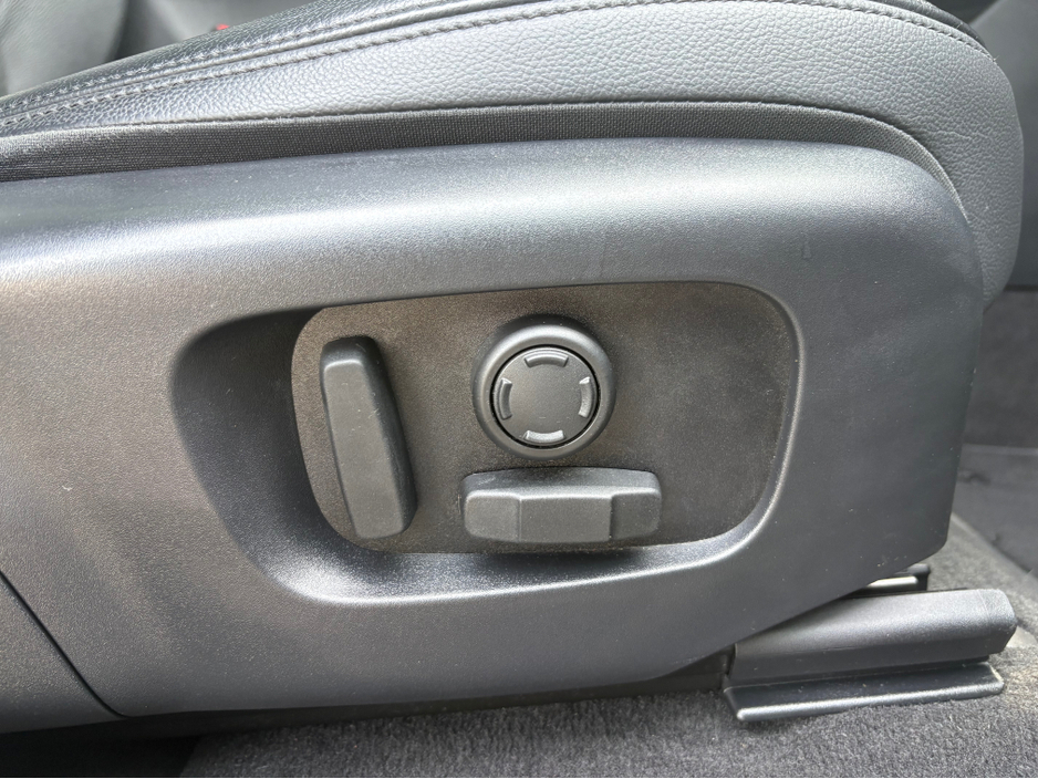 2022 Land Rover Range Rover Evoque - image 30