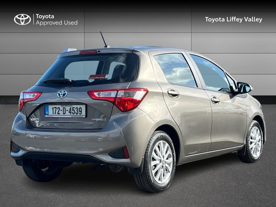 2017 Toyota Yaris - image 2