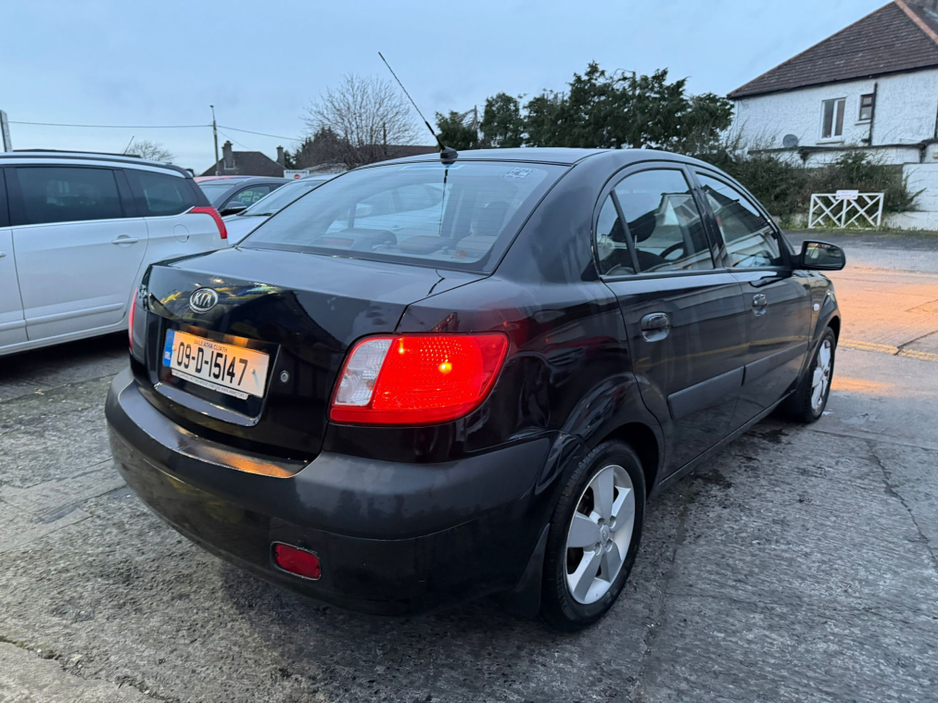 2009 Kia Rio - image 8