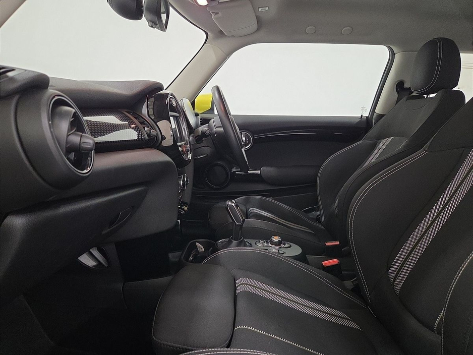 2021 MINI Hatch COOPER Electric Level 1 €12,950