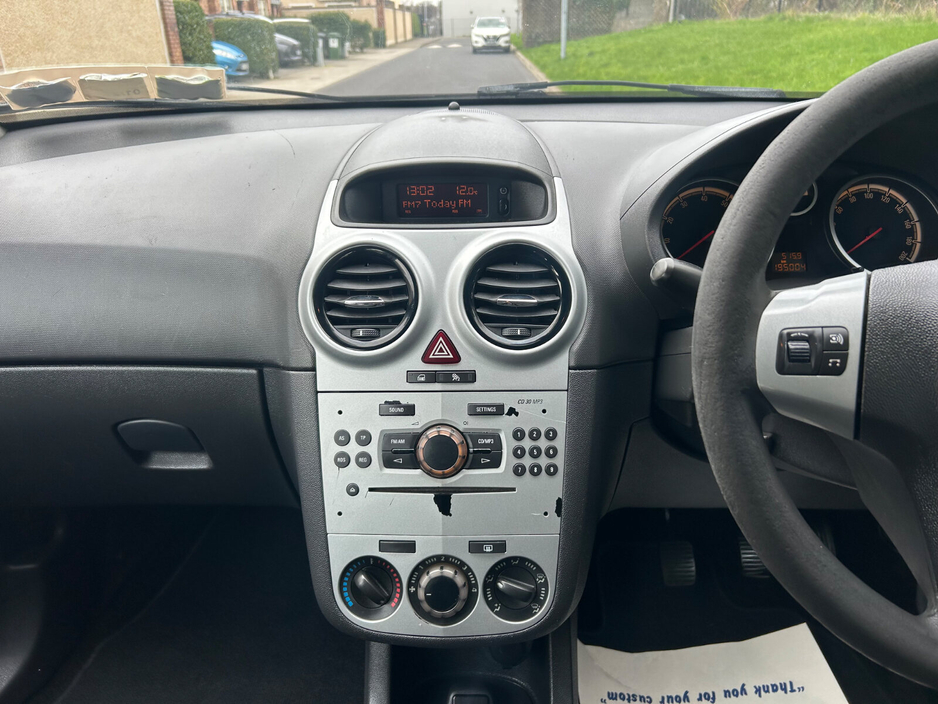 2012 Opel Corsa - image 18