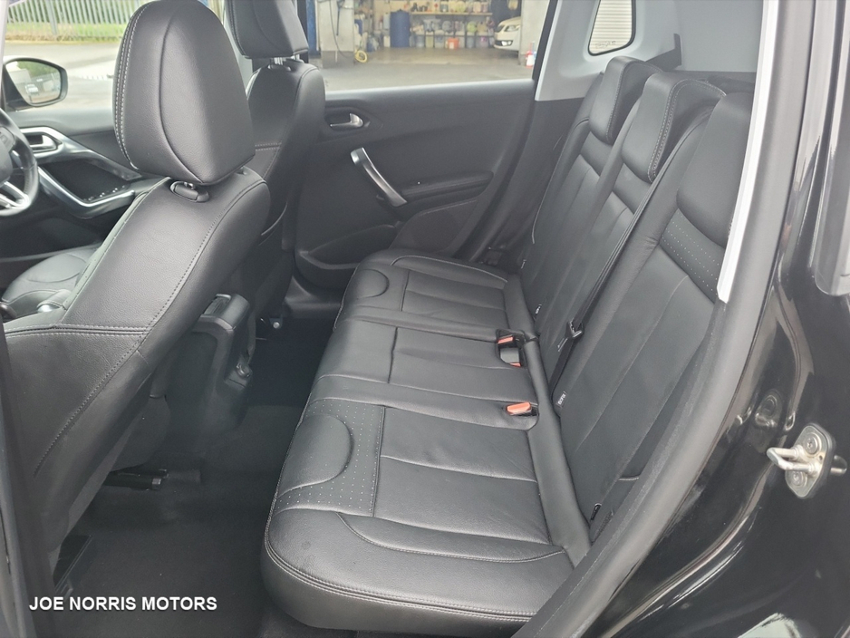 2016 Peugeot 2008 - image 10