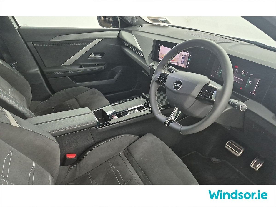 2025 Opel Astra GS 55KWh EV €37,995