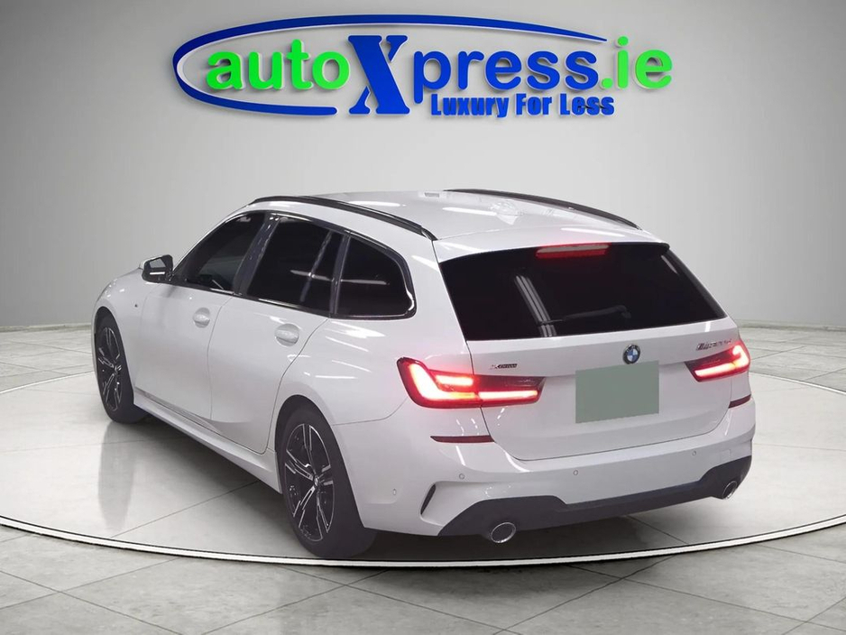 2021 BMW 3 Series - image 7