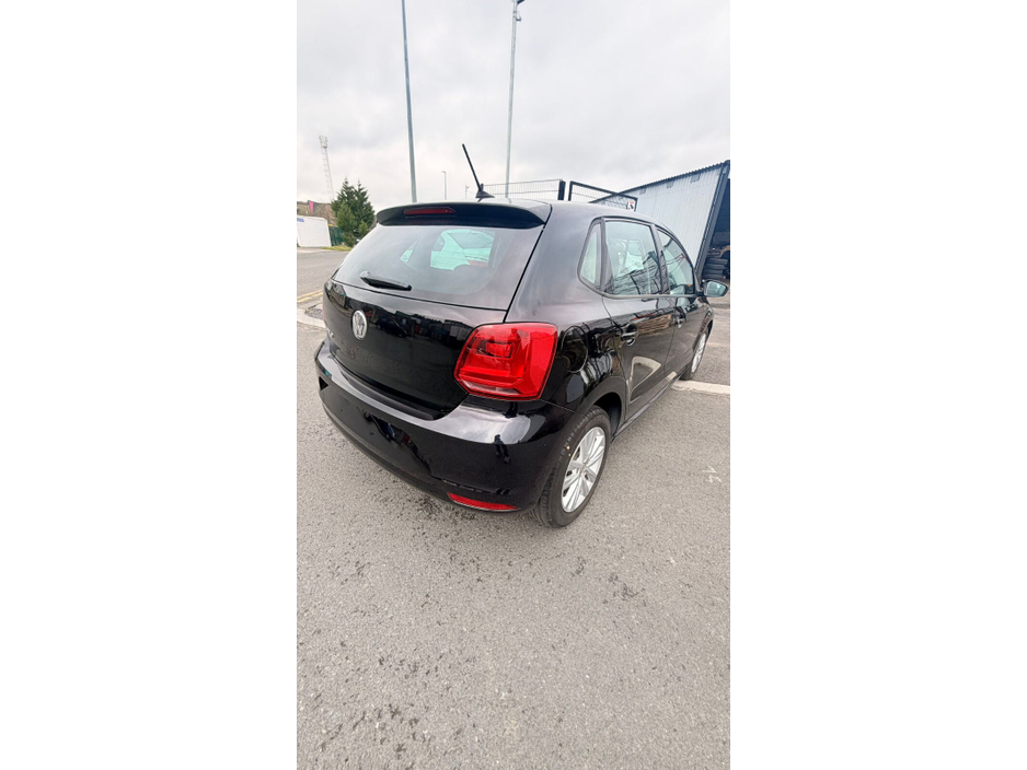 2017 Volkswagen Polo - image 7