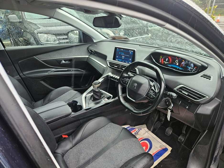 2019 Peugeot 5008 Allure 1.5 Blue HDI 130 6.2 4D €21,990