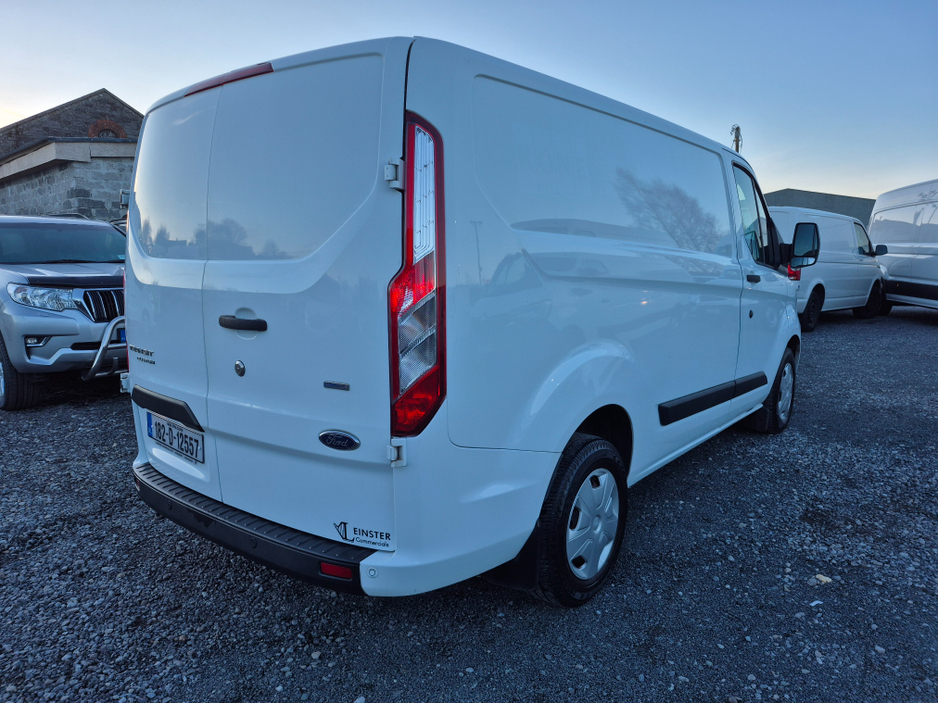 2018 Ford Transit Custom - image 4