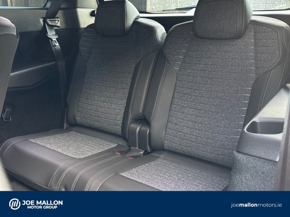 2026 Peugeot 5008 - image 15