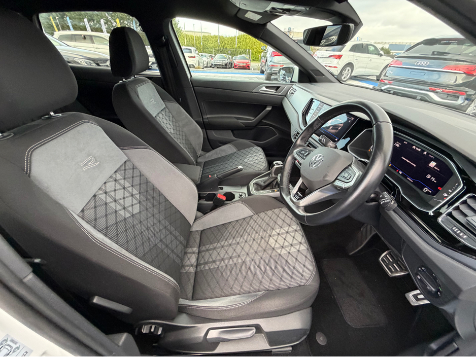 2022 Volkswagen Polo - image 16