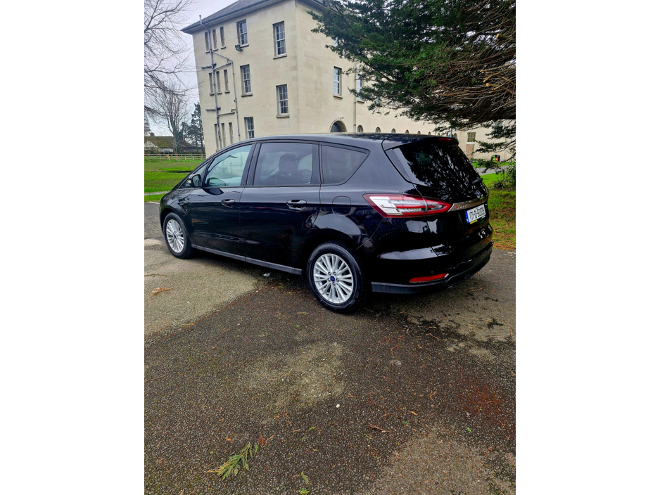 2017 Ford S-Max - image 8