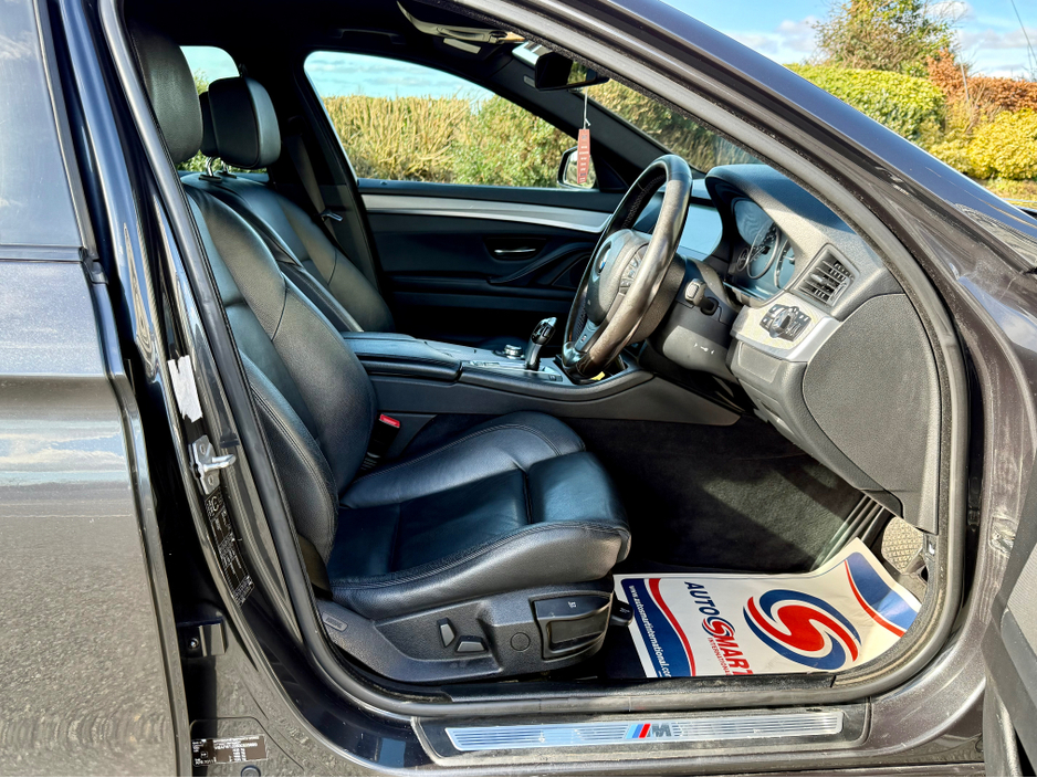 2011 BMW 5 Series - image 8