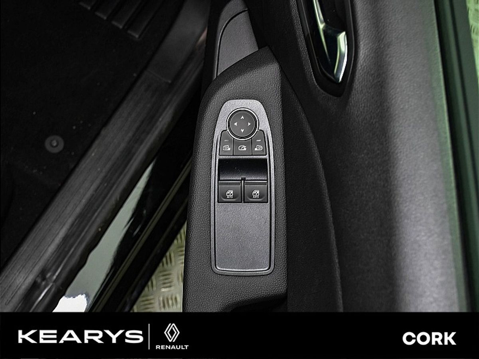 2021 Renault Clio - image 21