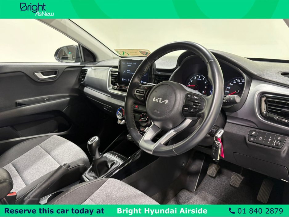 2023 Kia Stonic - image 12