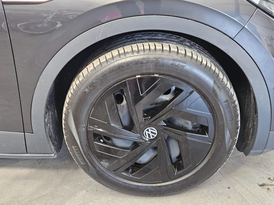 2022 Volkswagen ID.4 - image 5