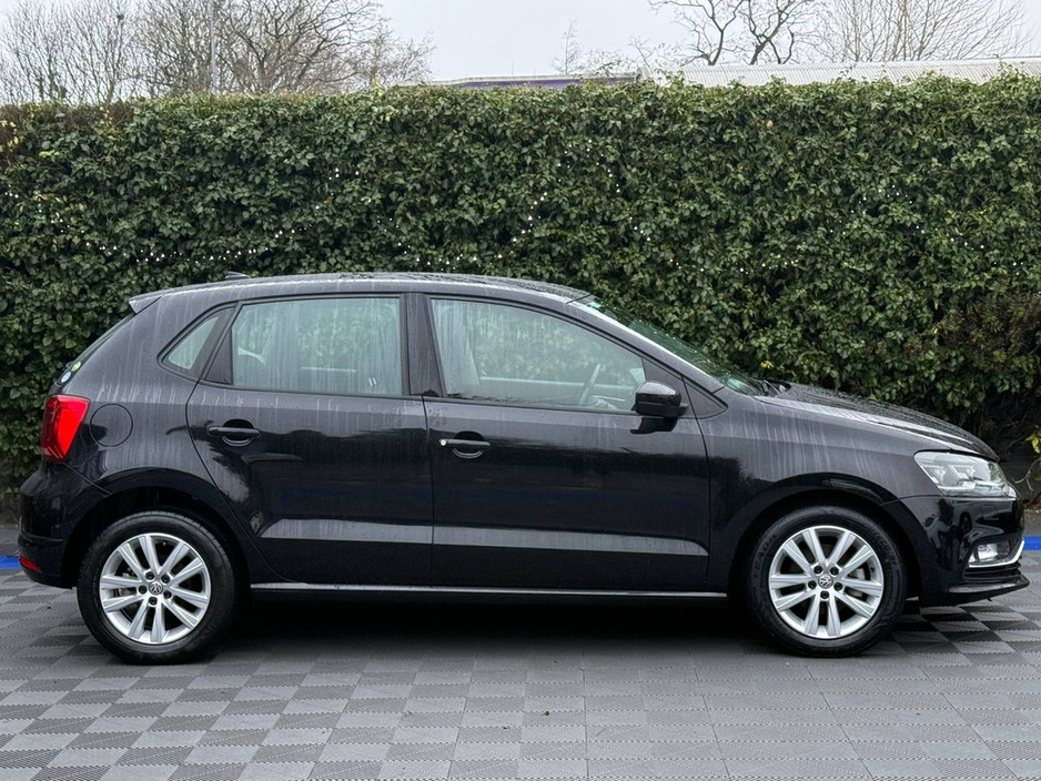 2017 Volkswagen Polo COMFORTLINE 1.2 TSI // 15" ALLOYS // REVERSE CAMERA // DIGITAL CLIMATE CONTROL €13,900