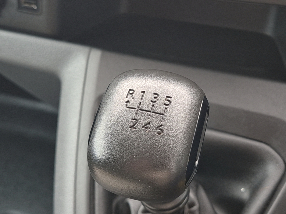 2022 Peugeot Expert - image 27