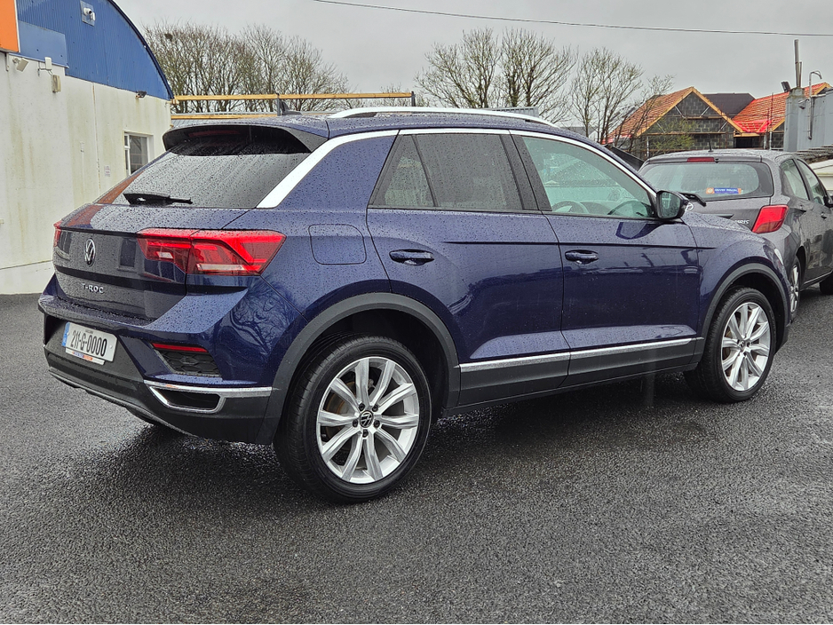 2021 Volkswagen T-Roc - image 9