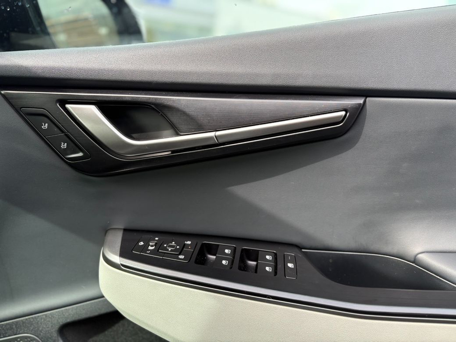2025 Kia EV6 - image 8