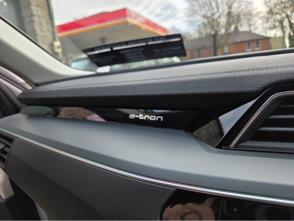 2021 Audi e-tron - image 27