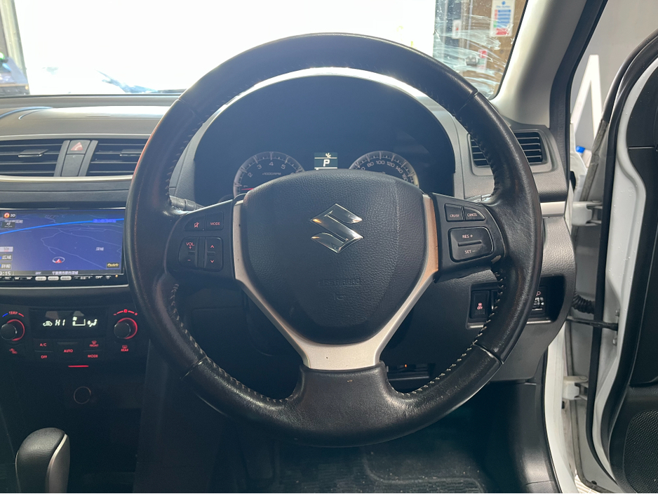 2014 Suzuki Swift - image 7