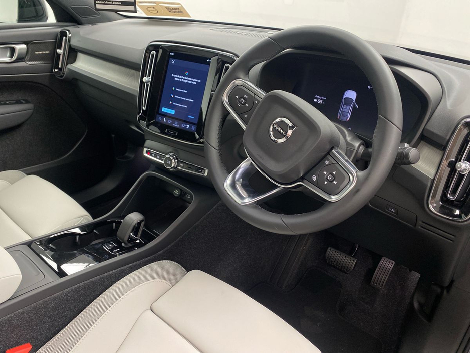 2026 Volvo EC40 - image 10