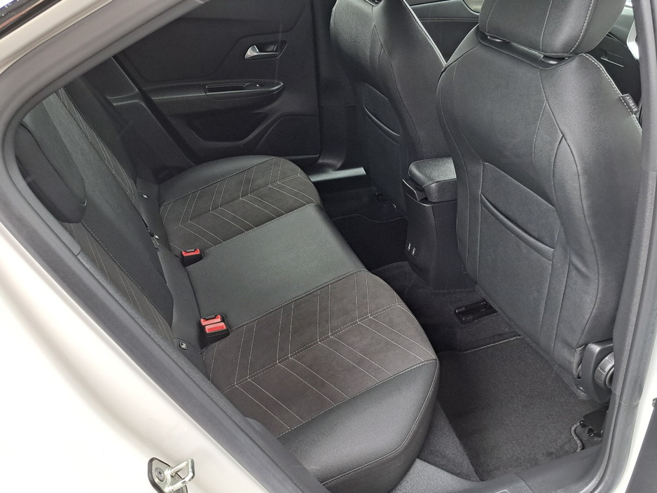 2025 Opel Mokka - image 18