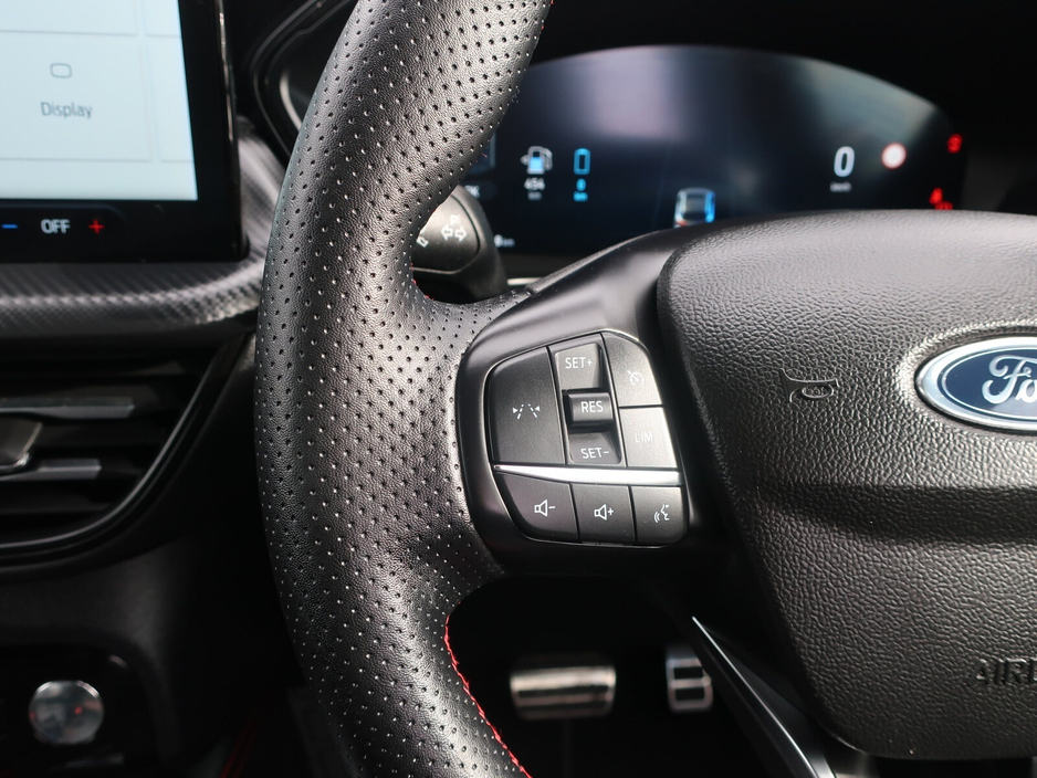 2025 Ford Kuga - image 13