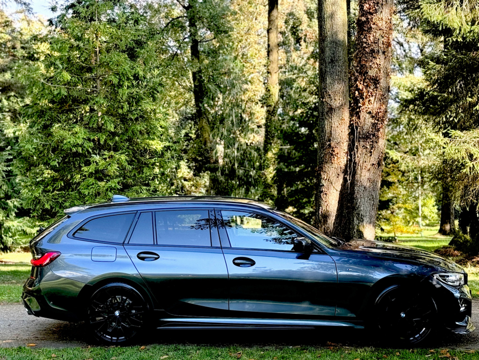 2020 BMW 3 Series - image 7