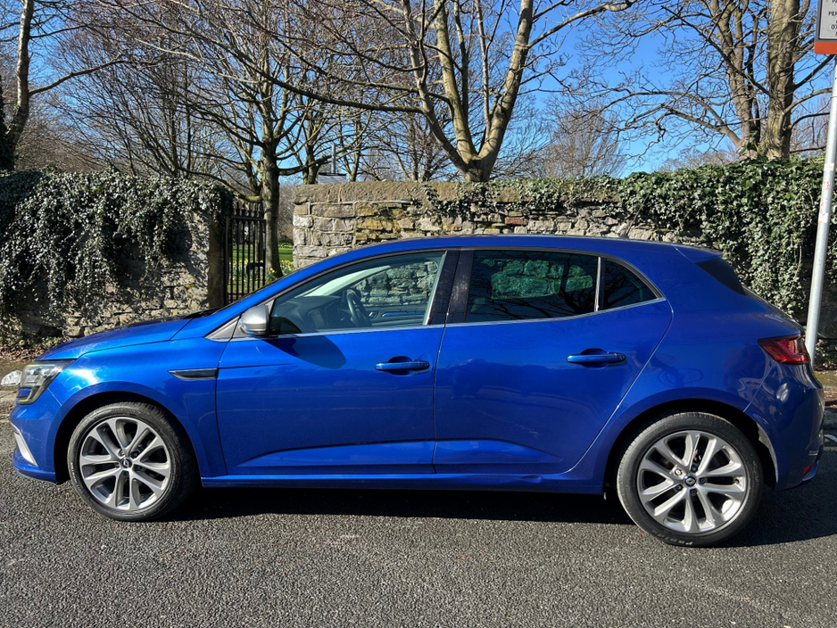 2017 Renault Megane - image 9