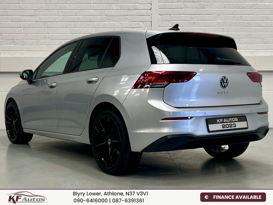 2023 Volkswagen Golf - image 6