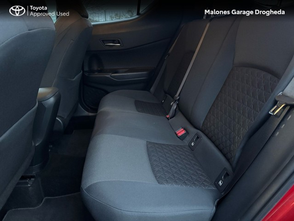 2023 Toyota C-HR - image 7