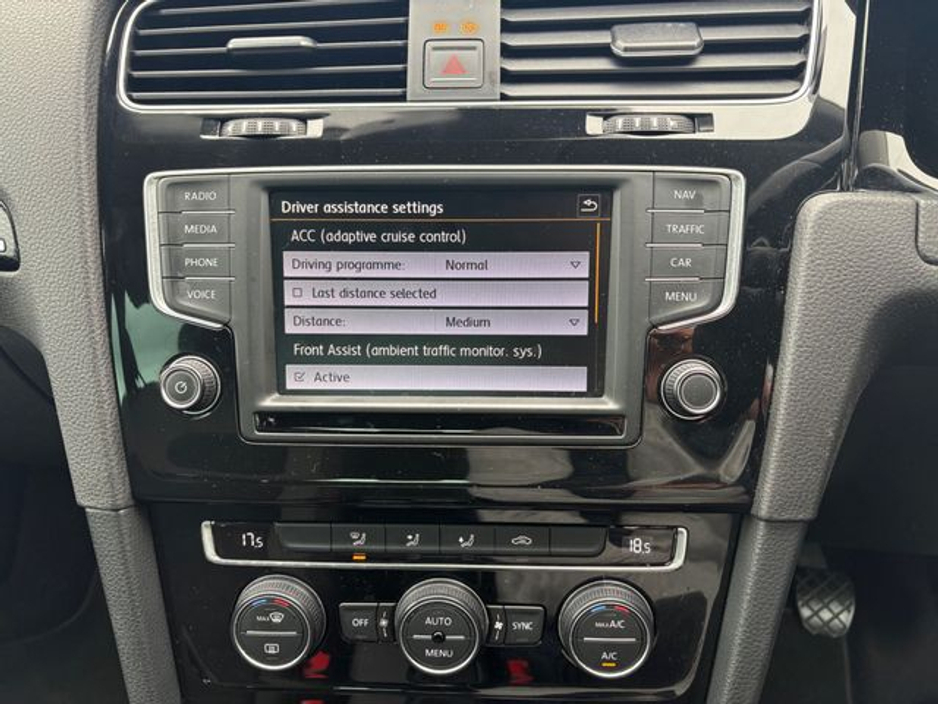 2016 Volkswagen Golf - image 18