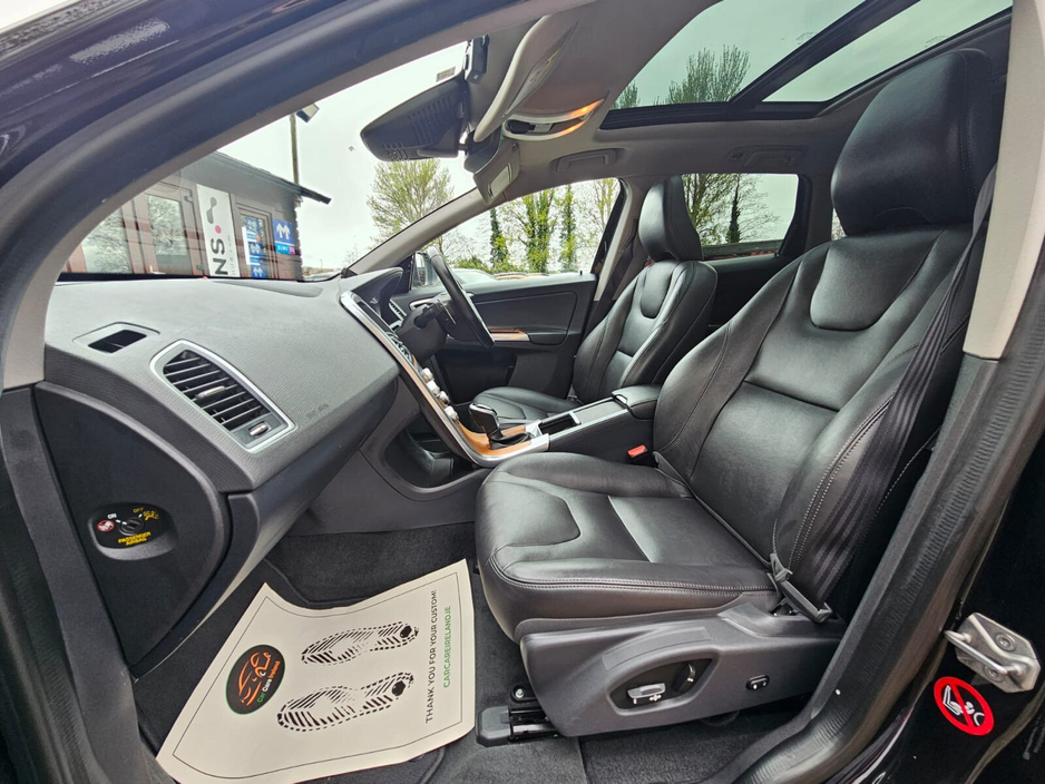 2016 Volvo XC60 - image 18