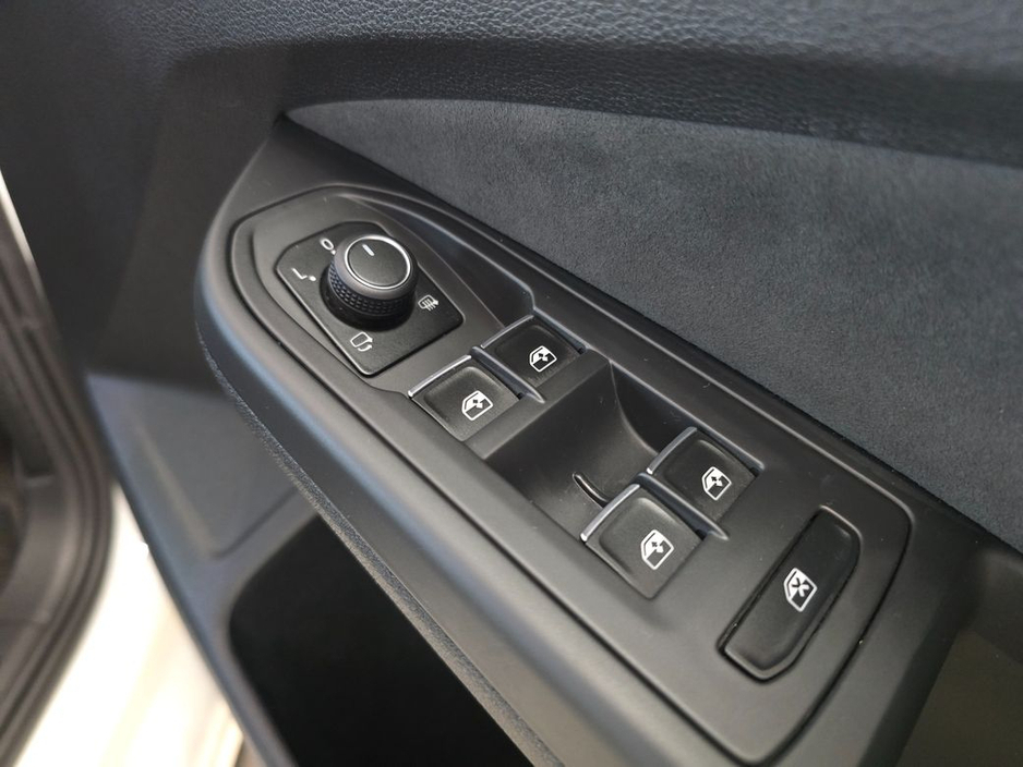 2024 Volkswagen Golf - image 25