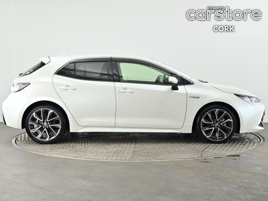 2020 Toyota Corolla - image 2