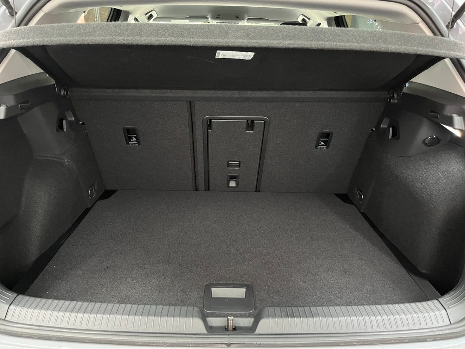 2024 Volkswagen Golf - image 7