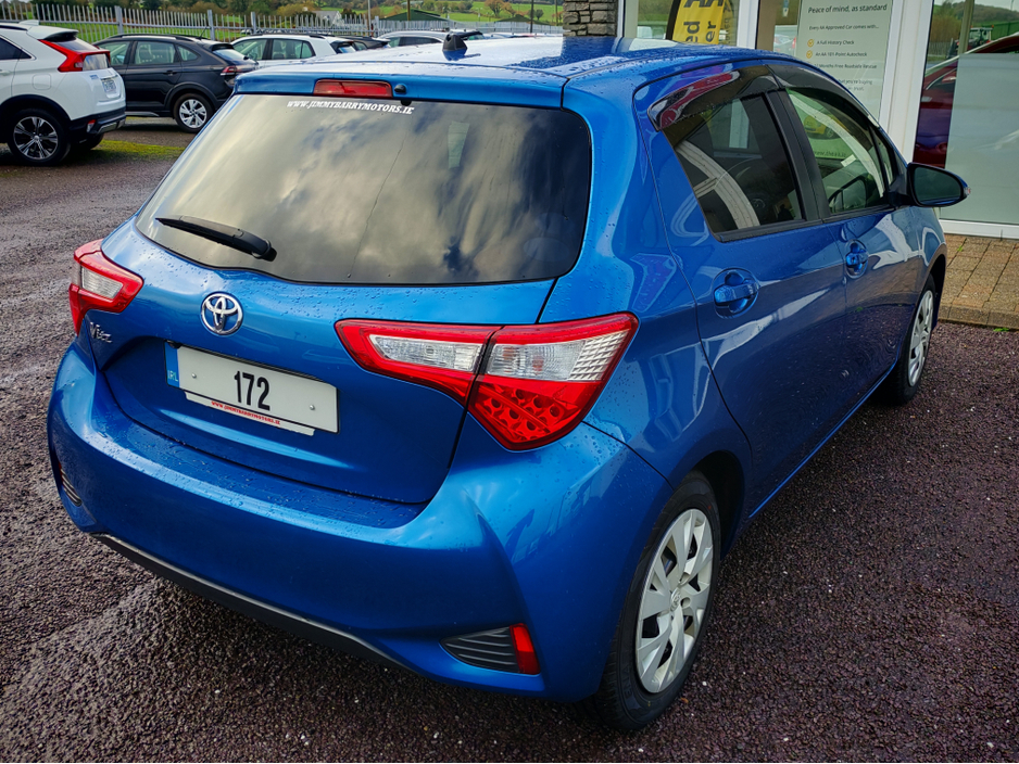 2017 Toyota Yaris - image 13