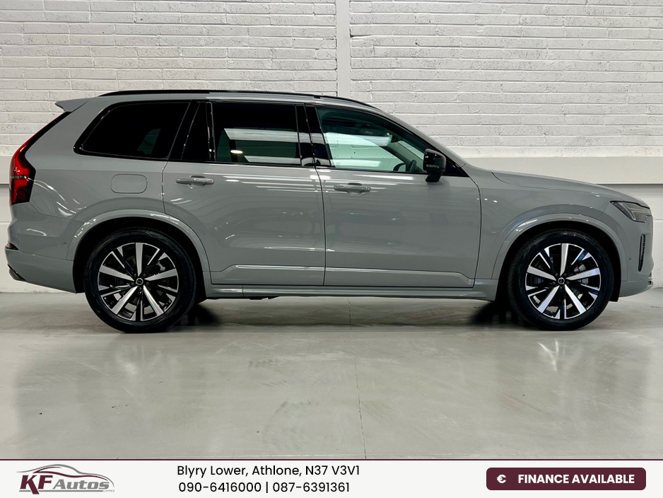 2025 Volvo XC90 - image 4