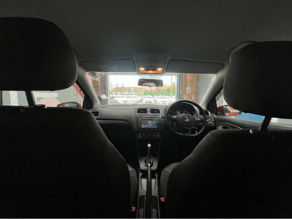2015 Volkswagen Polo - image 13