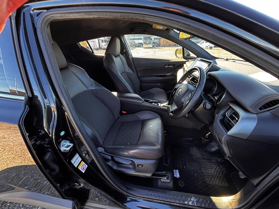 2017 Toyota C-HR - image 2