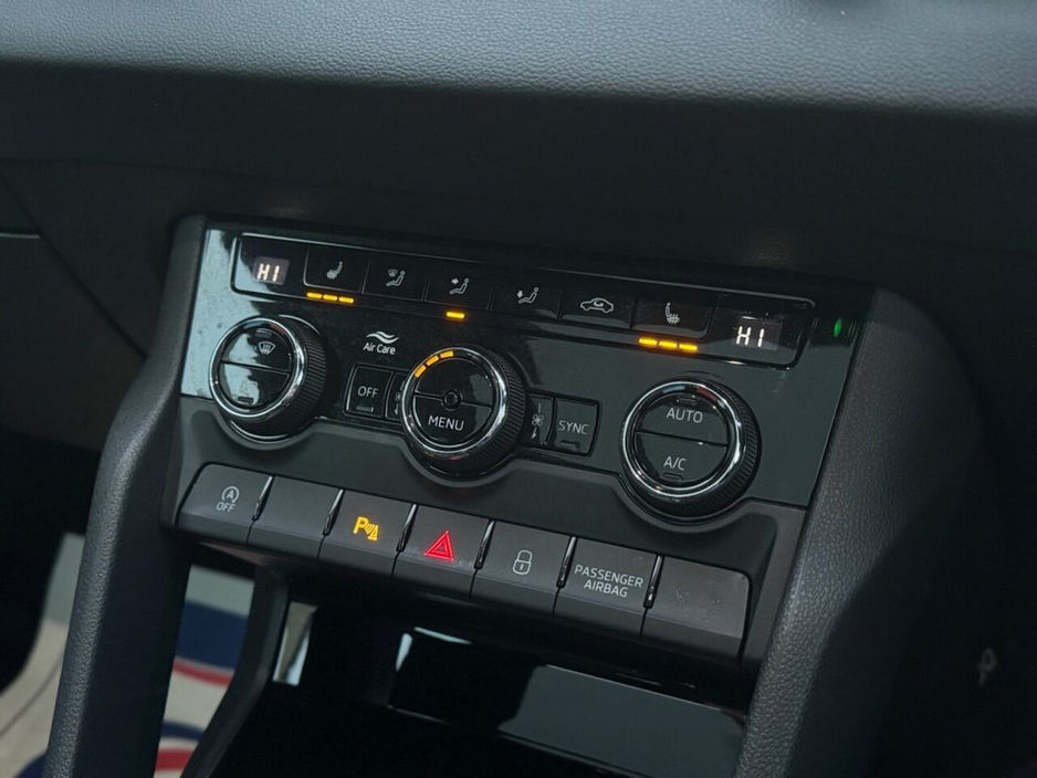 2022 Skoda Karoq 2.0 TDI SportLine SUV 5dr Diesel DSG 4WD Euro 6 (s/s) (150 ps) 1 OWNER + GLASS SUNROOF + REVERSE CAMERA + HEATED SEATS