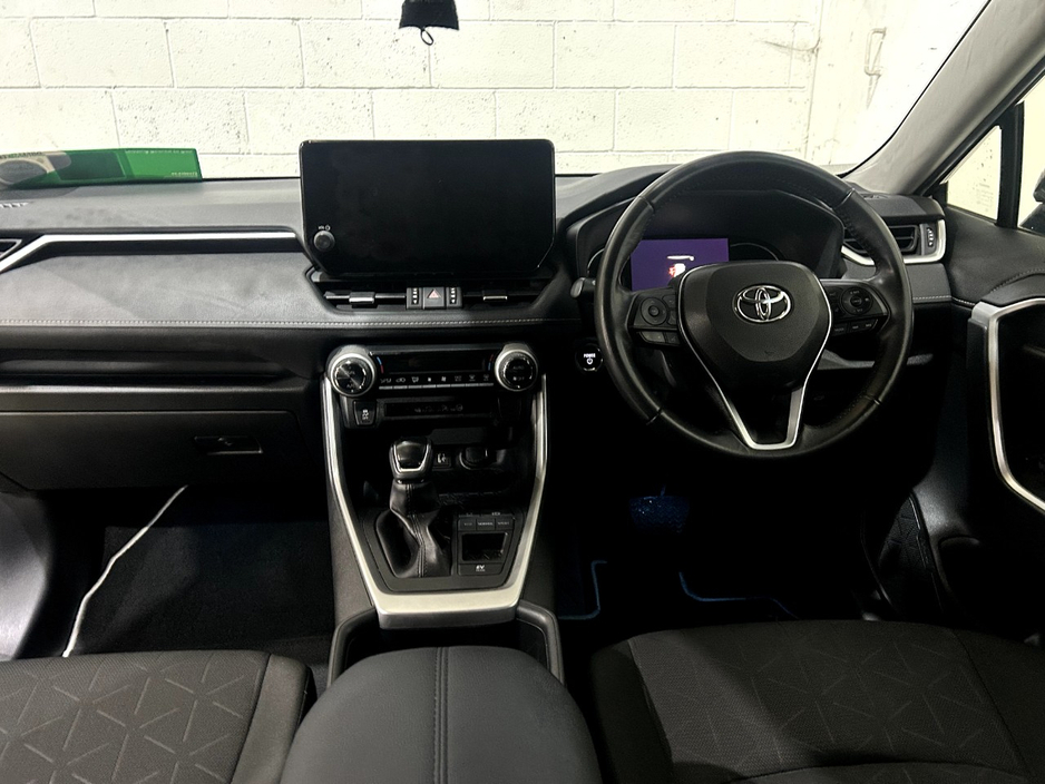 2023 Toyota Rav4 - image 7