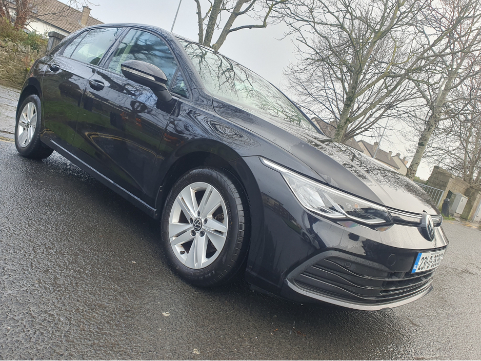 2023 Volkswagen Golf 1.0 eTSI MHE MHEV 110HP €24,995