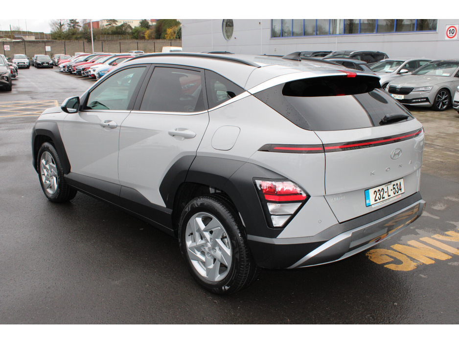 2023 Hyundai Kona - image 3