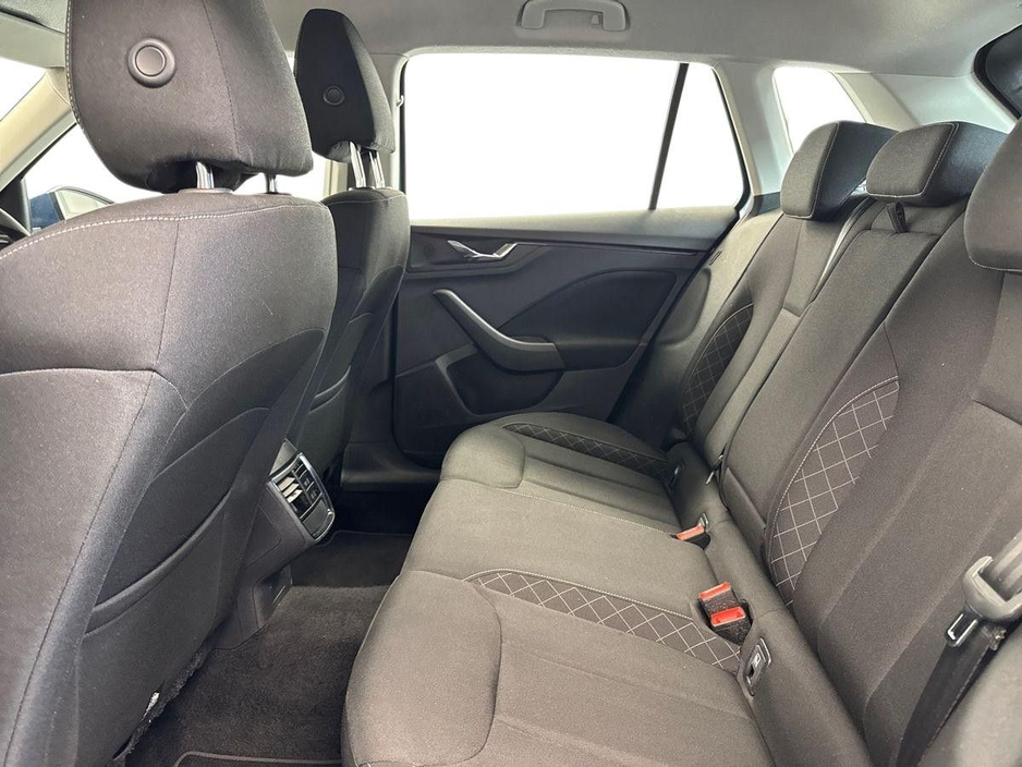 2021 Skoda Kamiq - image 10