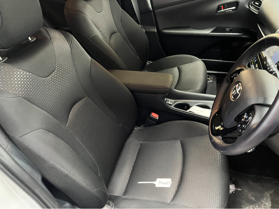 2022 Toyota Prius - image 11