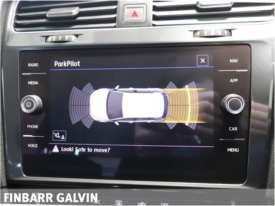 2017 Volkswagen Golf - image 16