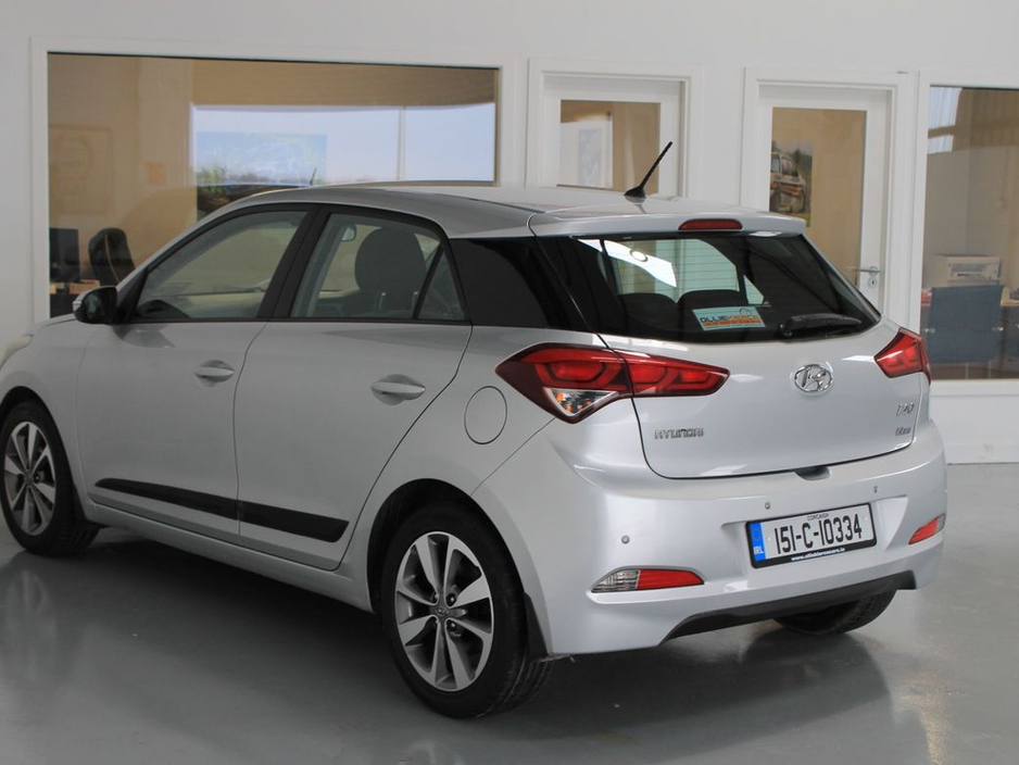 2015 Hyundai i20 - image 8