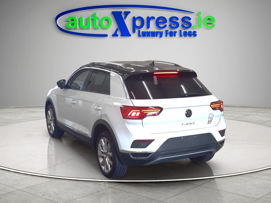 2021 Volkswagen T-Roc - image 7